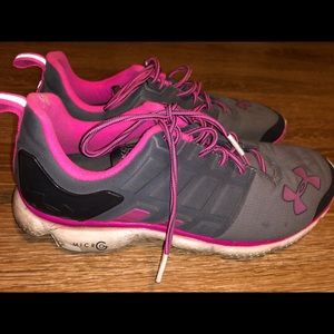 Under Armour tennis shoes